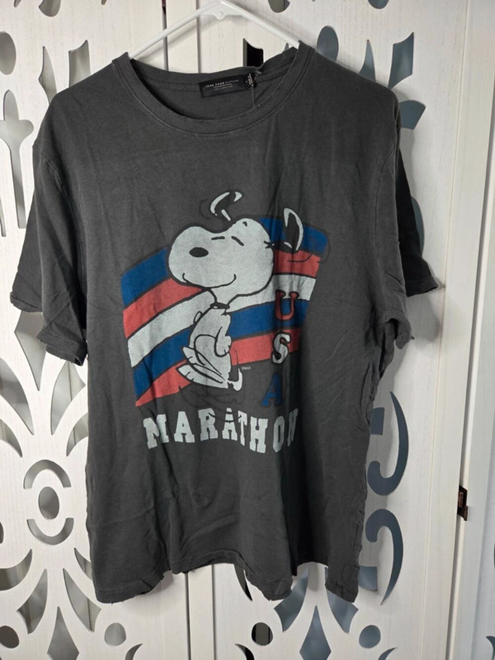 Snoopy classic USA Marathon Tee Junk Food Clothing Large Distressed NWT